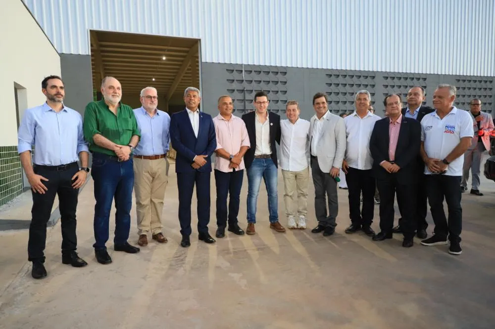 Inauguração da empresa Dragão, em Mata de S. João, conta com participação de diversas autoridades