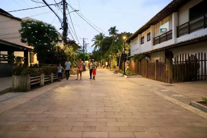 Alameda da Lua é entregue totalmente requalificada, na Praia do Forte