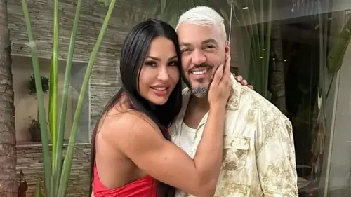 Gracyanne Barbosa se declara para Belo nas redes sociais