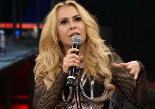 Cantora Joelma passa mal e cancela show dos 60 anos da TV Globo