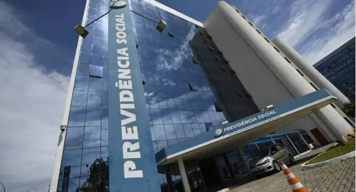 Governo federal suspende acordos do INSS com entidades após operação que investiga fraudes bilionárias