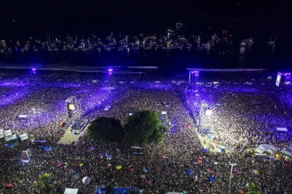 Polícia desarticula grupo que planejava ataque com bomba em show de Lady Gaga