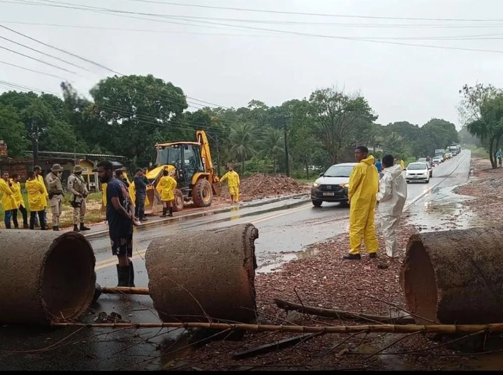 Moradores do Camboatá Protestam por Segurança e Infraestrutura na BA-093