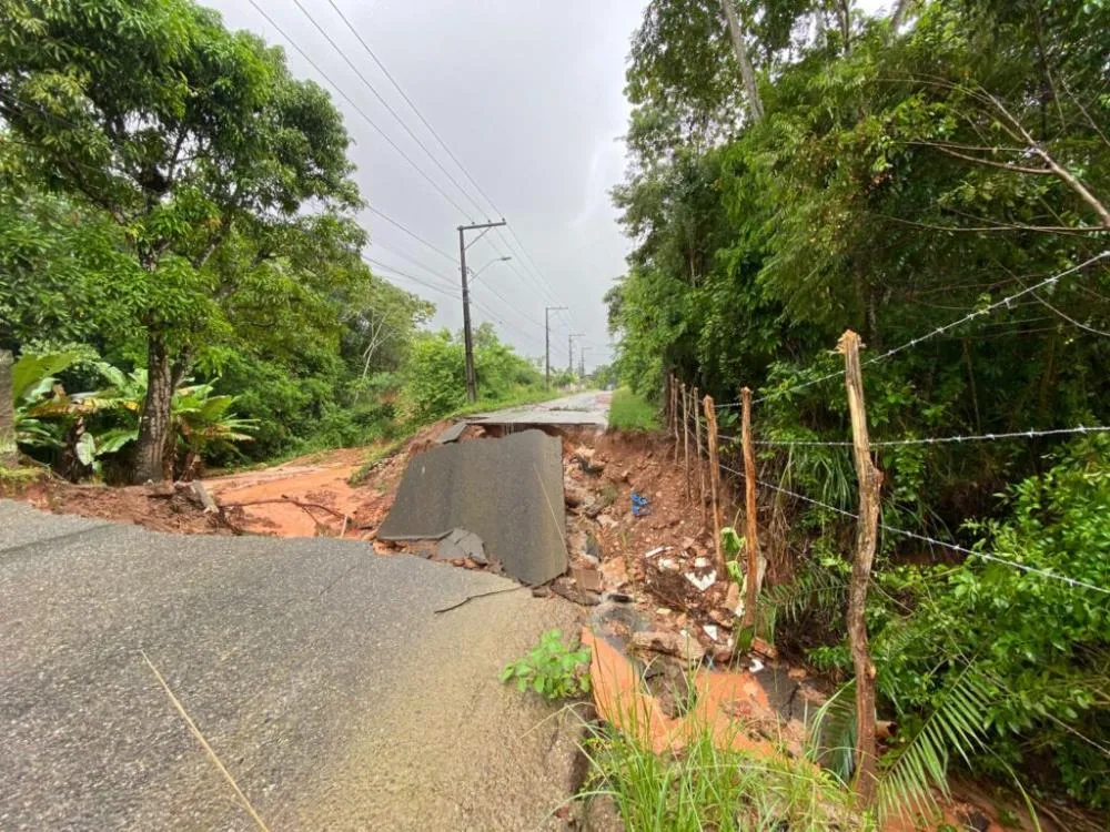 Reconstrução de Via Danificada em Mata de São João Garante Melhorias na Infraestrutura