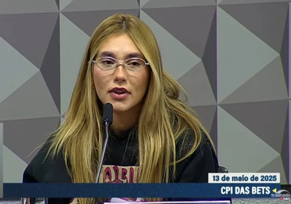 Virginia nega ter lucrado com perdas de seguidores em aposta