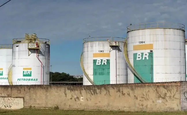 Petrobras Mantém Preço da Gasolina Apesar da Queda do Diesel