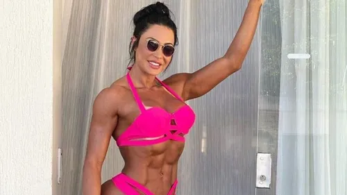 Gracyanne Barbosa faz festa em sex shop e brinca: “Me mimei”