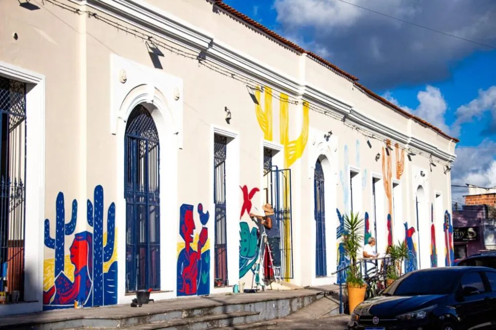 Casa da Cultura ganha nova vida com mural que celebra raízes nordestinas
