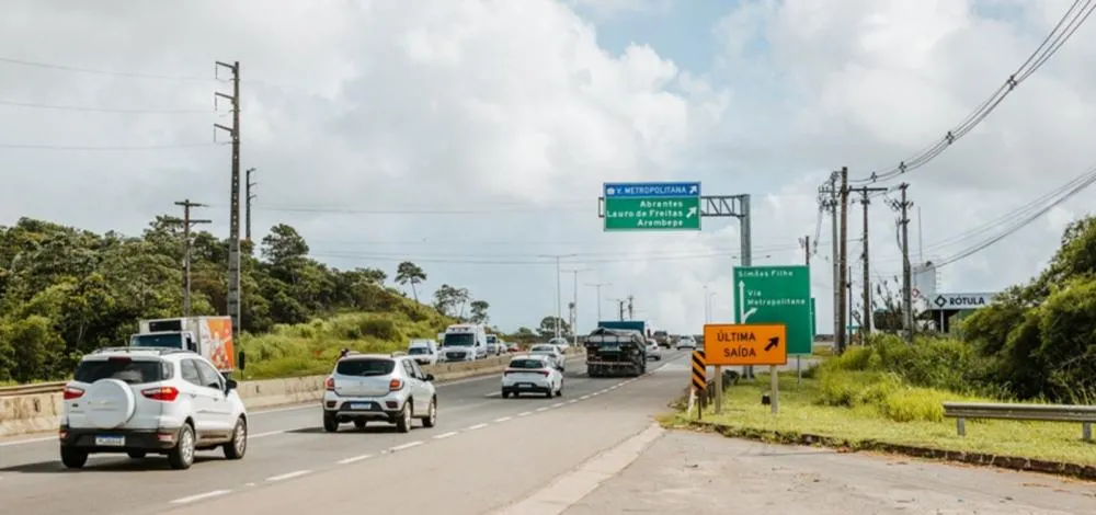 Tráfego intenso nas rodovias baianas durante o feriado de Corpus Christi