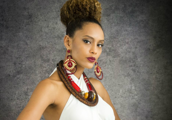 Taís Araujo viverá Elza Soares no cinema a pedido da cantora