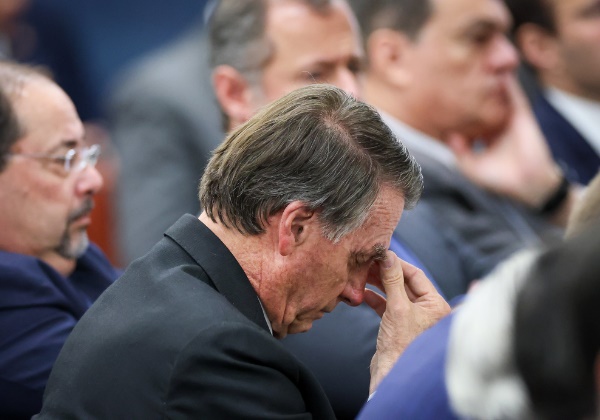 Operação da PF cumpre mandados em endereços de Bolsonaro em Brasília