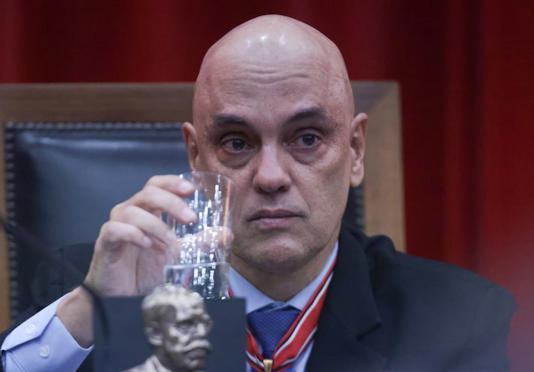 Oposição articula força-tarefa internacional contra Alexandre de Moraes